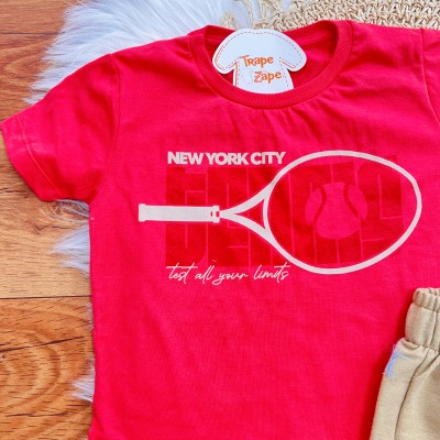 Conj. Camiseta Raquete de Tênis e Bermuda - Vermelho e Areia